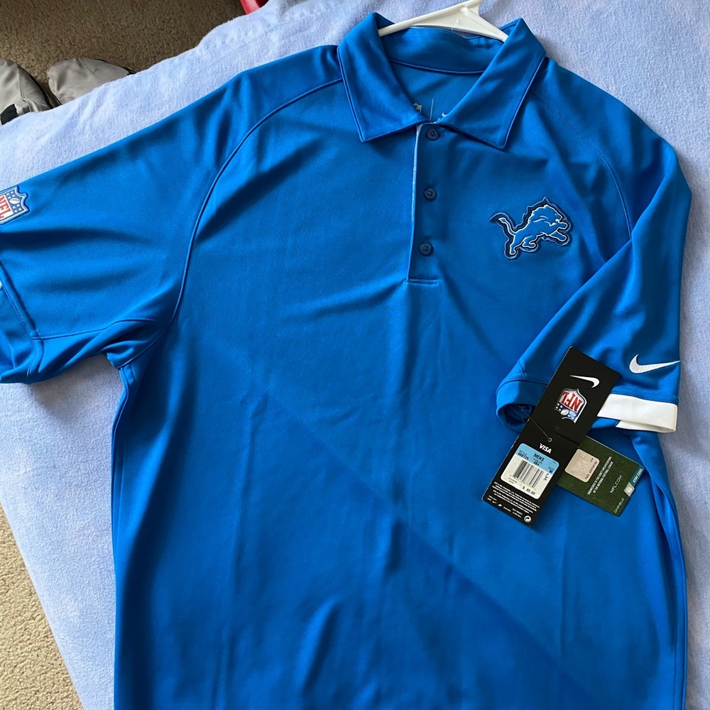Men’s Medium Nike Collard Shirt